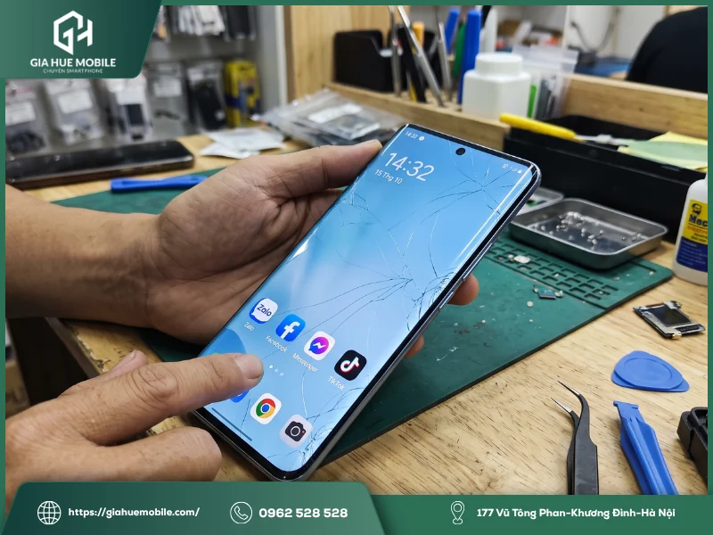 Vivo X200 Pro bị vỡ kính có phải thay cả màn hình không?